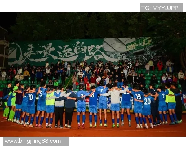 杭州足球队在世界锦标赛中的团队协作表现分析与点评