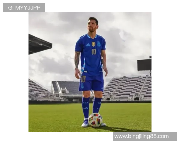 哪位足球明星的嘴唇闪耀如星光引人注目成为时尚潮流的焦点